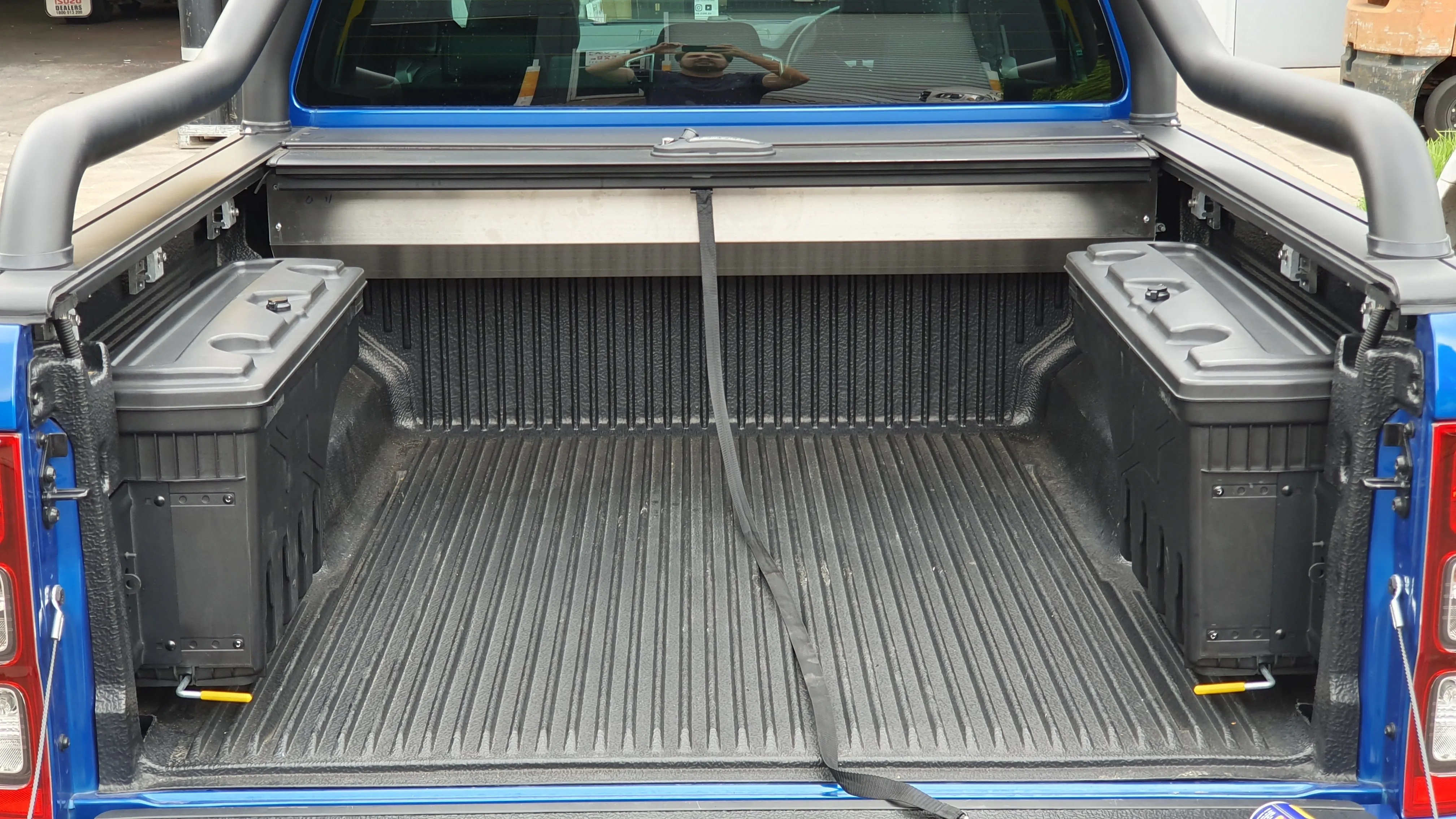 Chev SILVERADO 1500 2020-2024 SMART TUB LOCKER - Secure Swing Lift out Case
